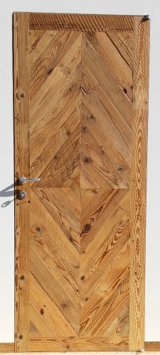 Porta a rombo in legno antico